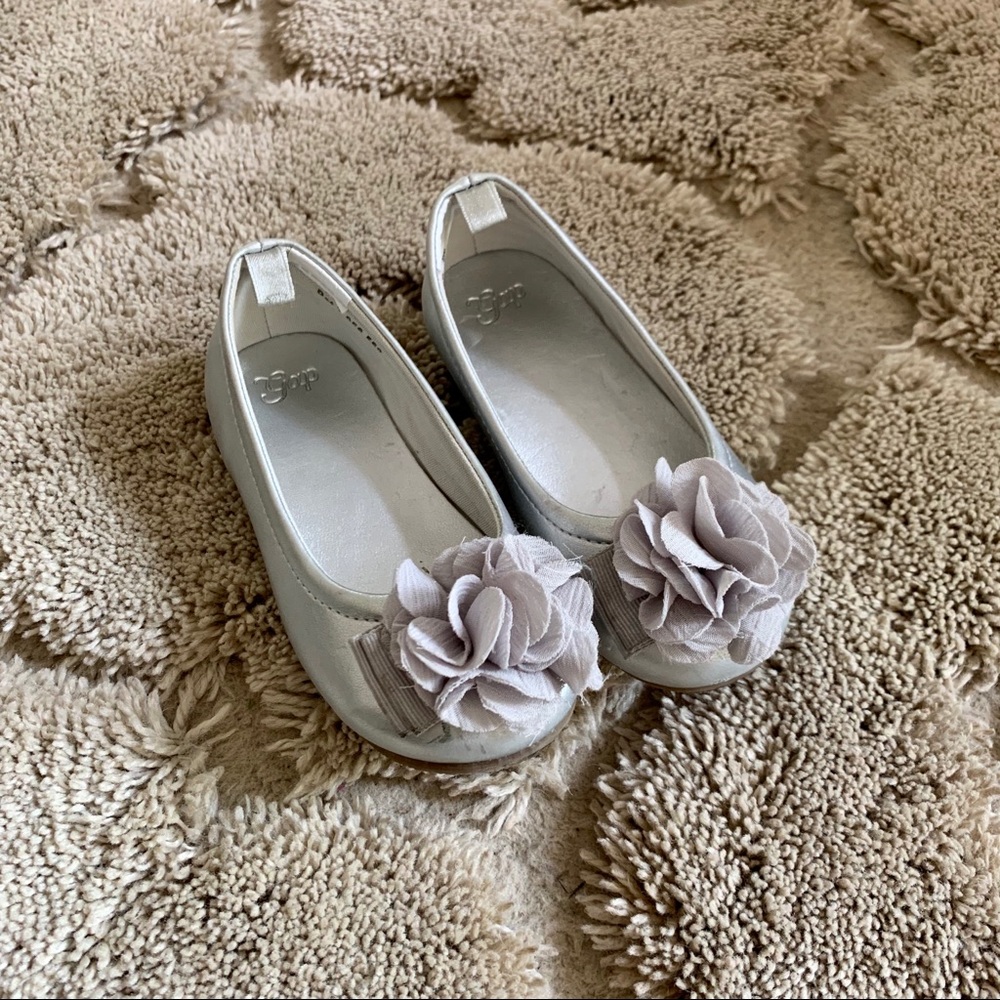 🚫SOLD🚫Toddler Silver Flats